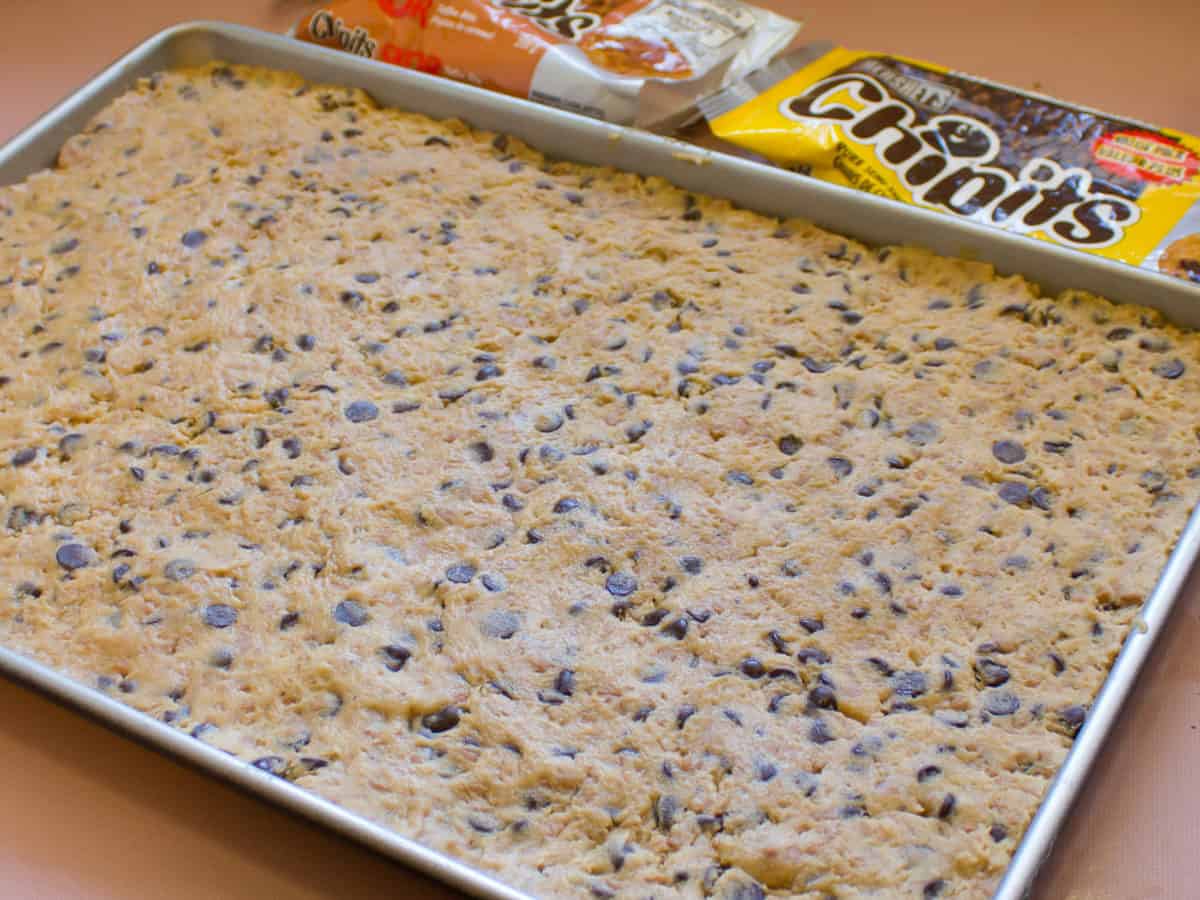 Chocolate Chip Skor Toffee Cookie Bars Recipe