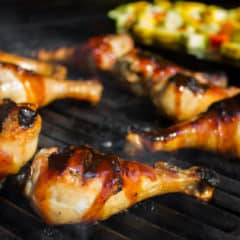 Grilled properly, chicken drumsticks are delicious and tender, with crispy, sticky and saucy skin. Here are some simple suggestions for grilling drumsticks.