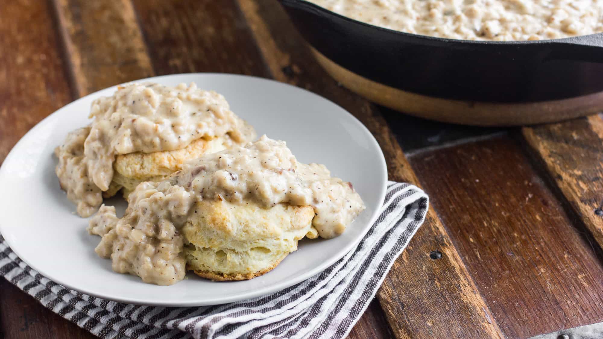 Sausage Gravy With Buttermilk Biscuits Recipe How To Make,Pet Wallaby