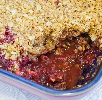 Strawberry Rhubarb Crumble Crisp
