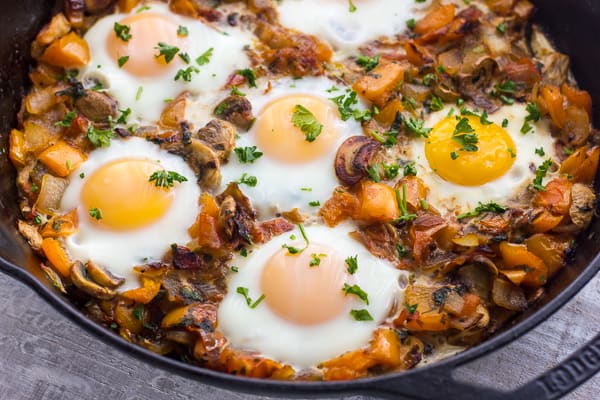 https://www.theblackpeppercorn.com/wp-content/uploads/2018/03/Baked-Eggs-close-2.jpg