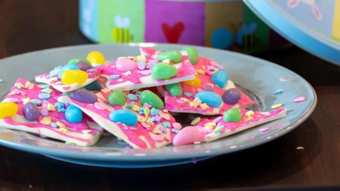 White chocolate bark with a holiday Easter theme. Sweet dessert treat made with white chocolate candy melts, jelly beans and sprinkles.