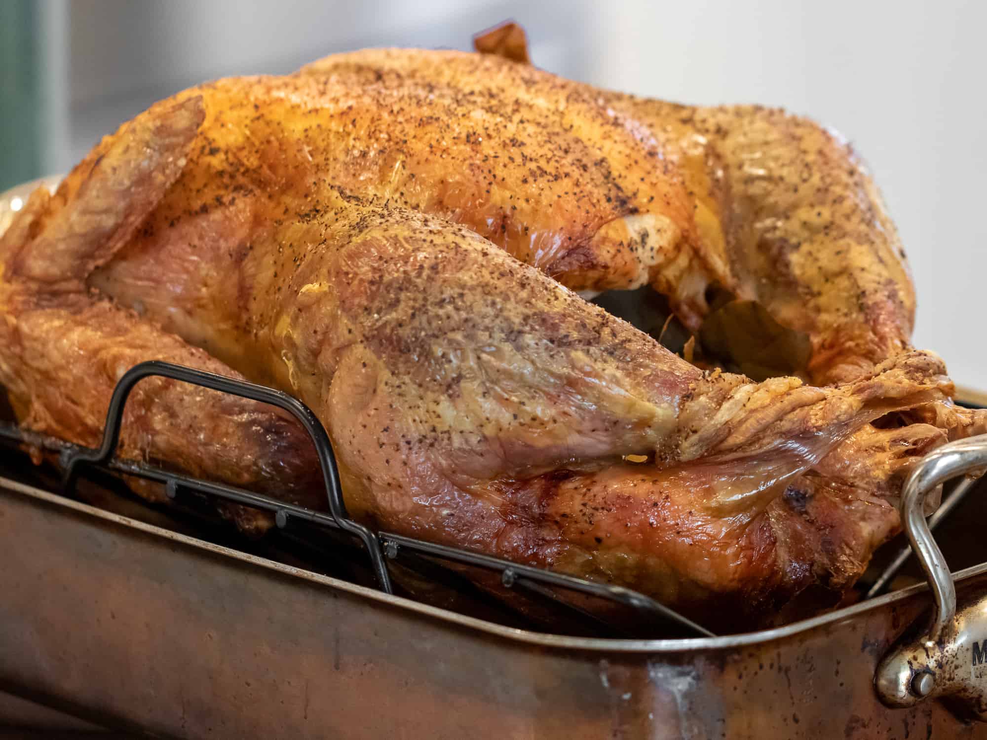 How To Cook A Turkey In An Oven The Black Peppercorn