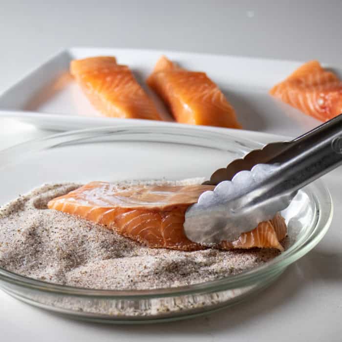 How to Bake Salmon in the Oven Recipe - The Black Peppercorn
