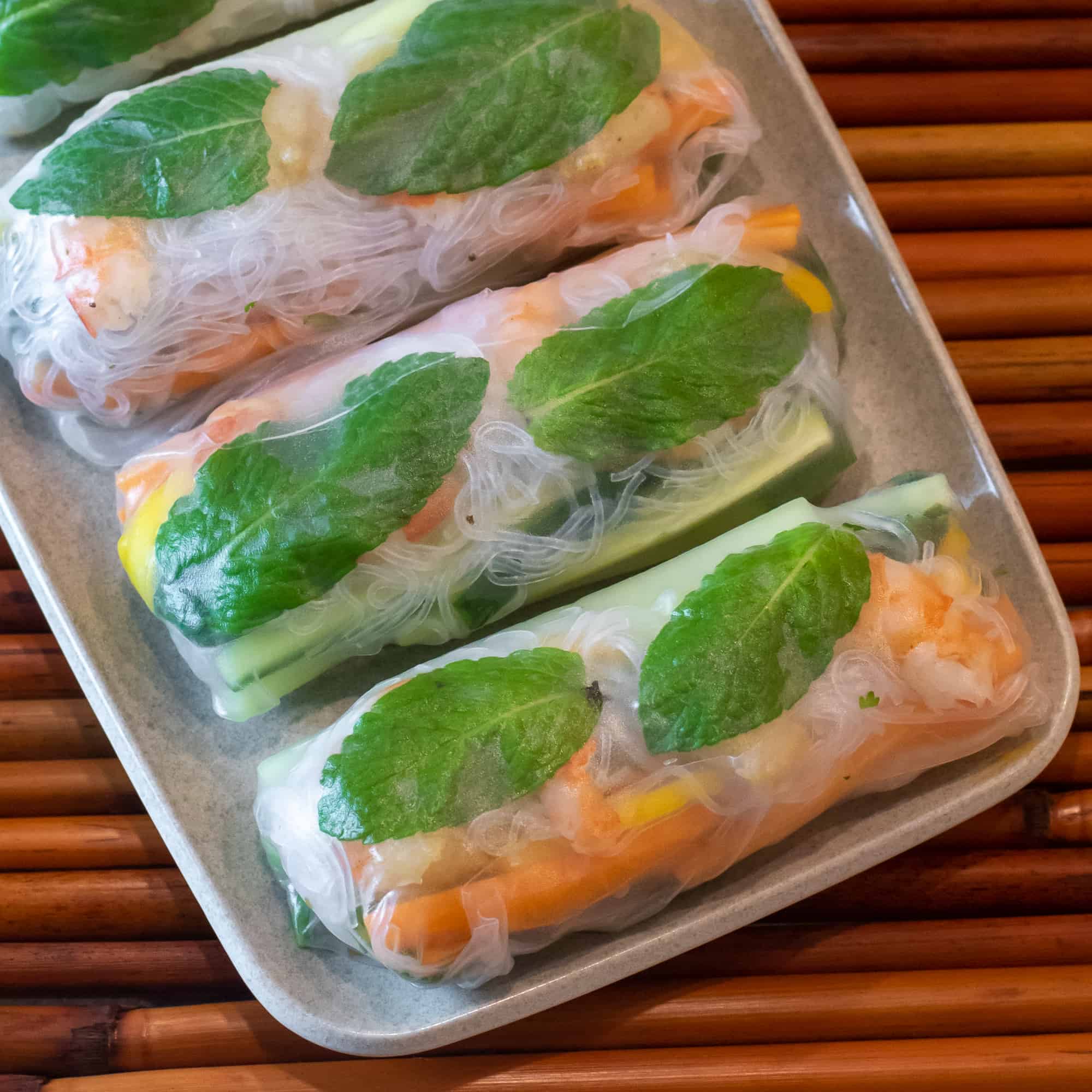 Overhead picture of Vietnamese spring rolls.