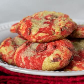 A plate of cookies on a napkin.