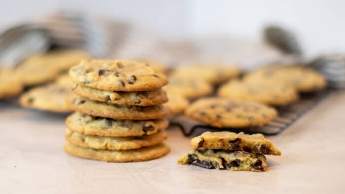 A wide picture of a stack of cookies.