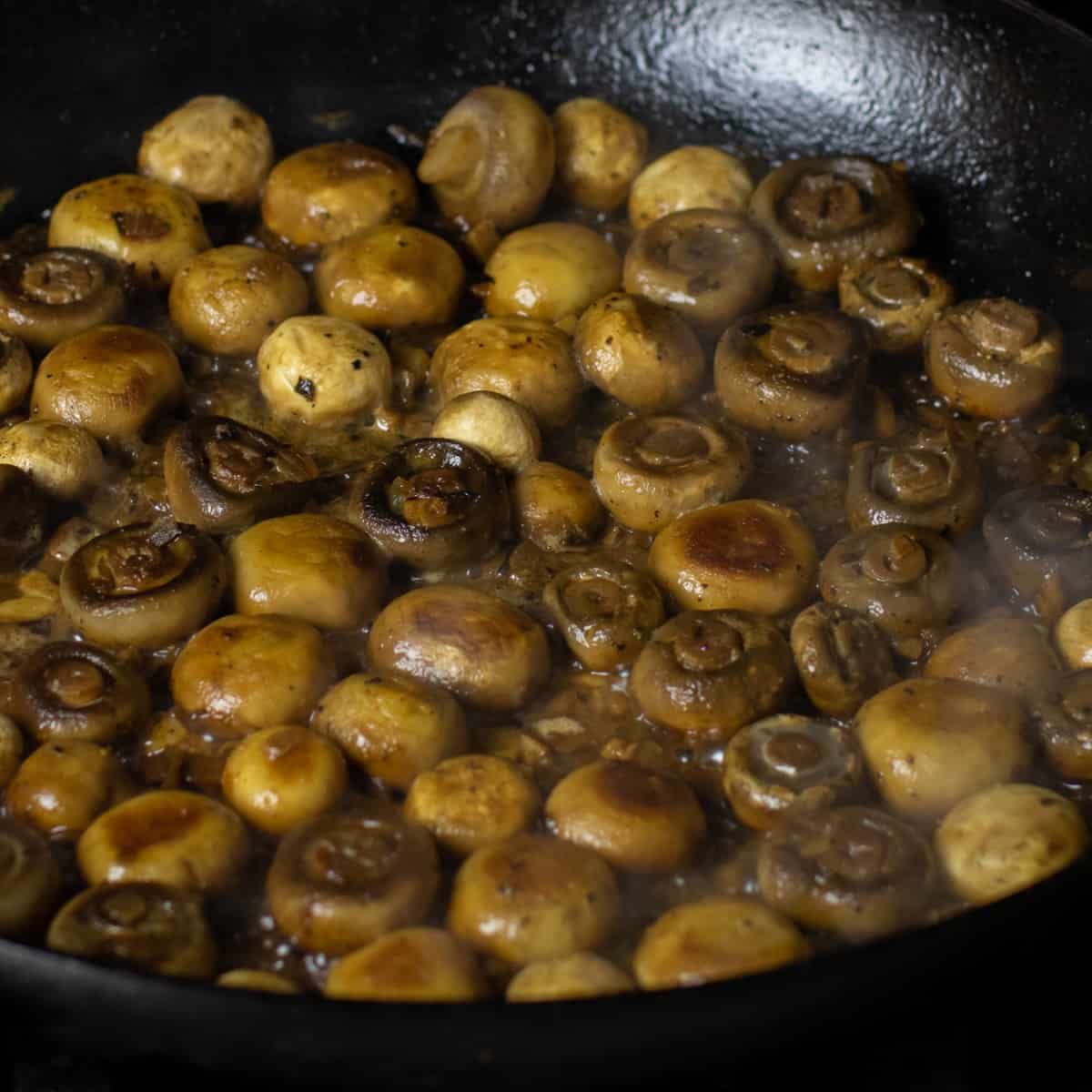 Cooked mushrooms ready to serve.