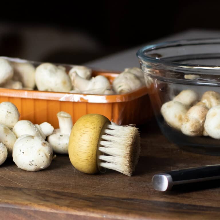 Sautéed Button Mushrooms Recipe - The Black Peppercorn
