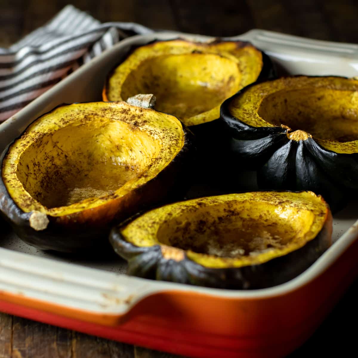 Close up picture of roasted acorn squash.