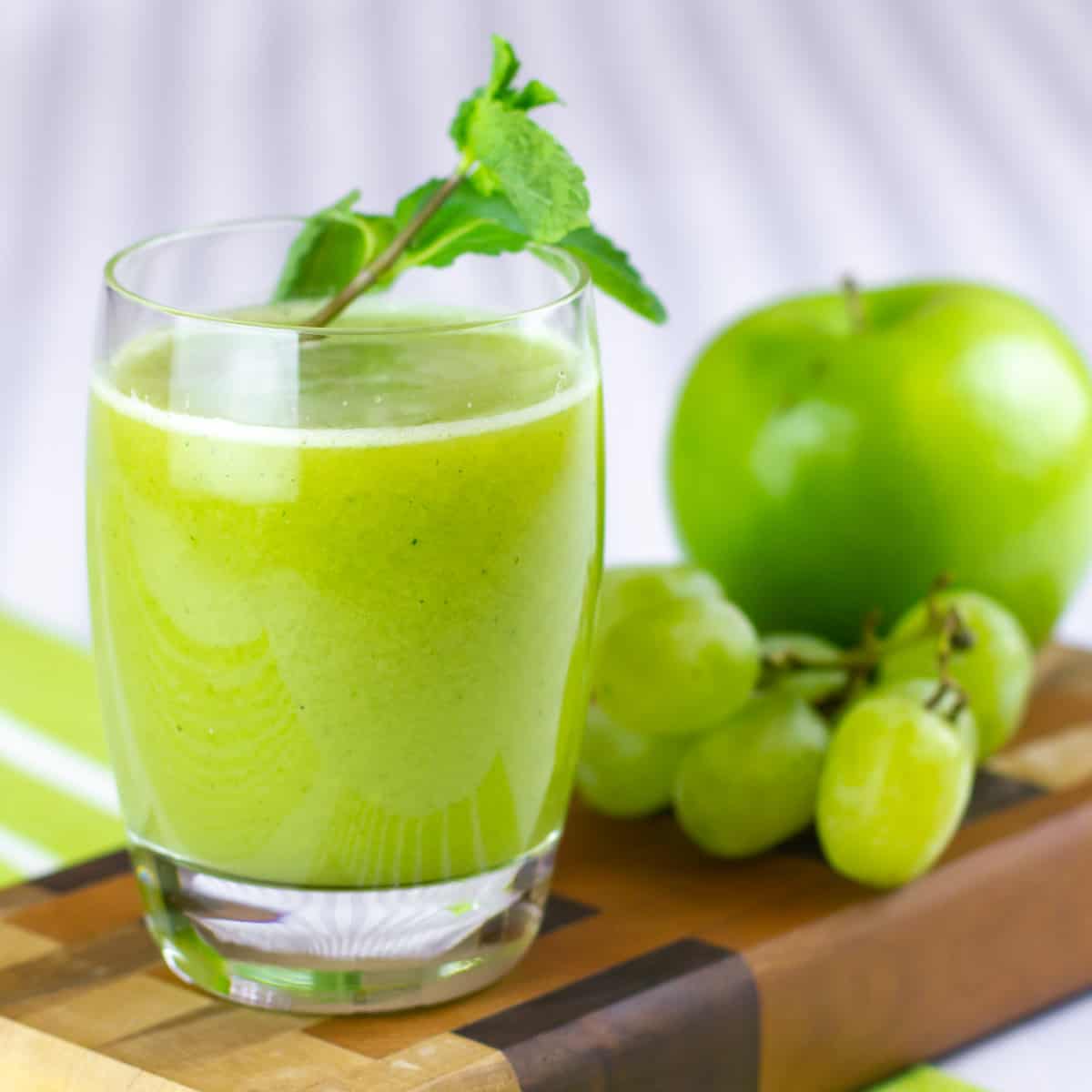 A fresh juice made with apples and grapes.