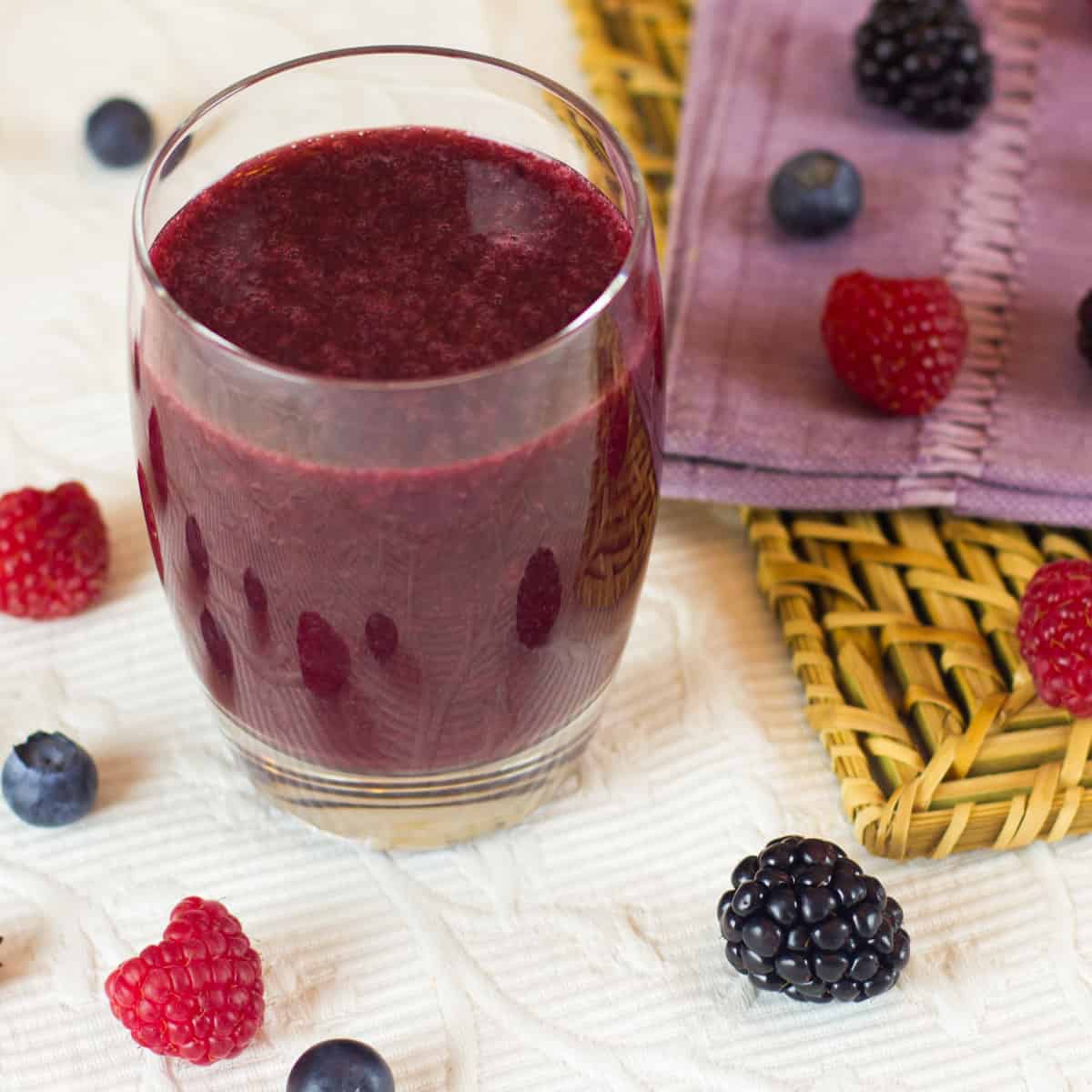 Overhead picture of a glass of juice.