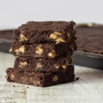 A close up picture of chocolate cookies.